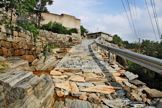 山村石板路