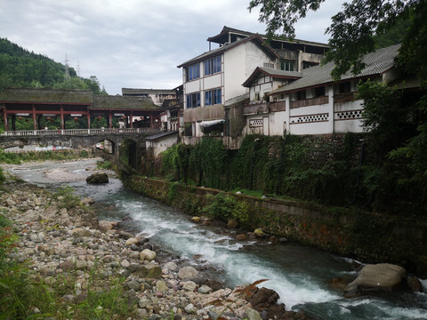 西岭雪山山脚山底小镇