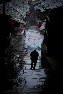 雨中青石板