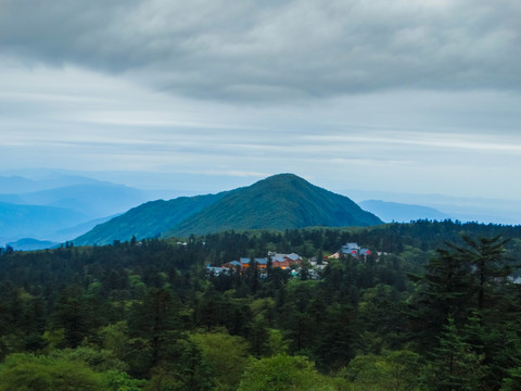 峨眉山山景