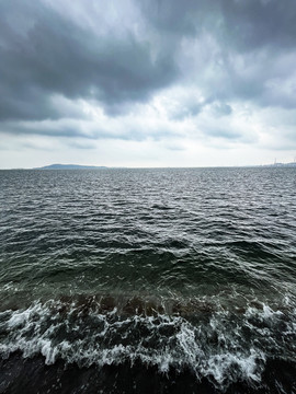 阴天大海乌云海面海浪