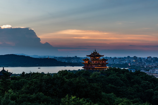 杭州吴山天风晚霞