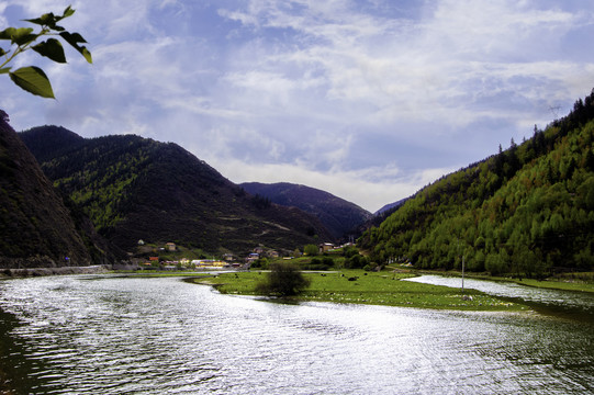 阿色湖景区