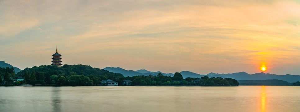 雷峰夕照