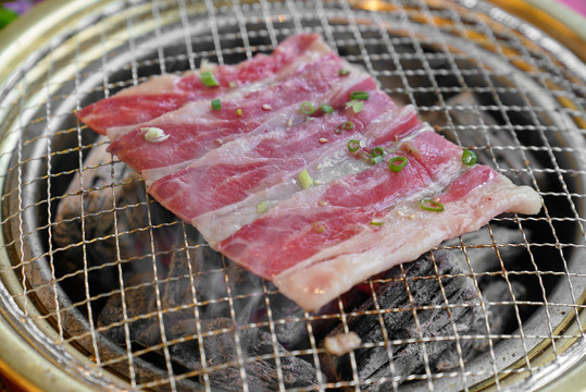 日式韩式烤肉烧烤肥牛牛肉