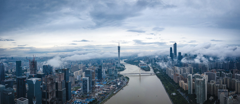 航拍雨后广州