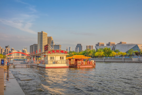 天津海河大悲院游轮码头