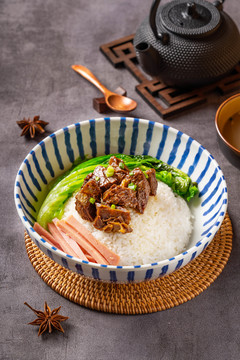 酱香牛肉饭