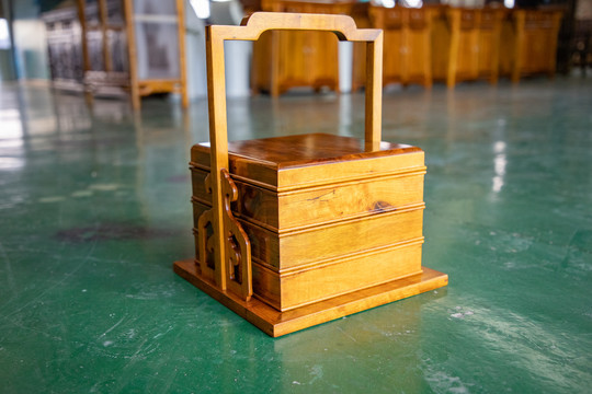 金丝楠木食盒