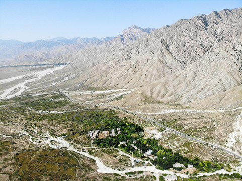 航拍银川贺兰山岩画遗址公园