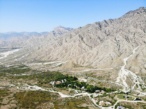 航拍银川贺兰山岩画遗址公园