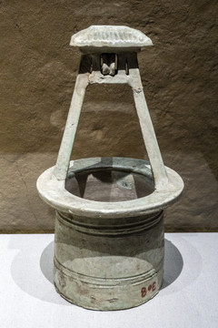 汉代绿釉陶井