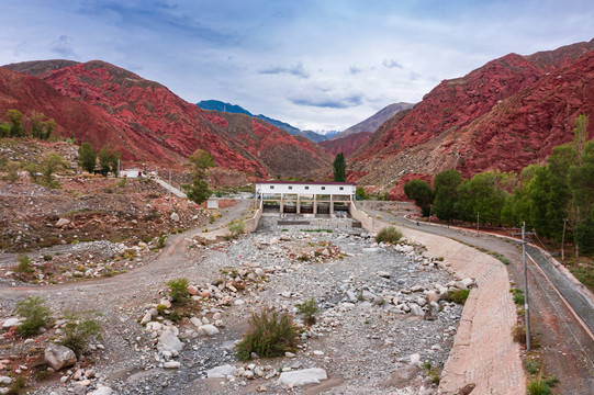 红山河渠首