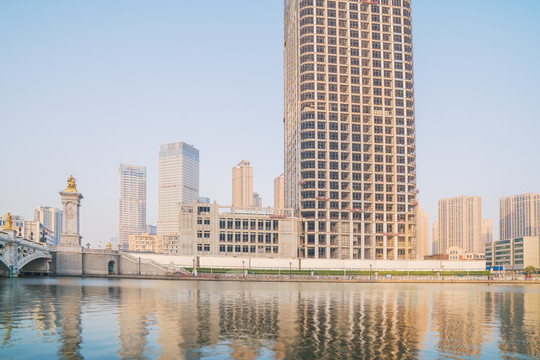 天津城市天际线和海河上的桥梁