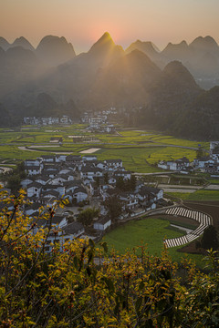 万峰林春色