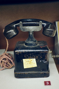 粟裕在淮海战役使用的电话机