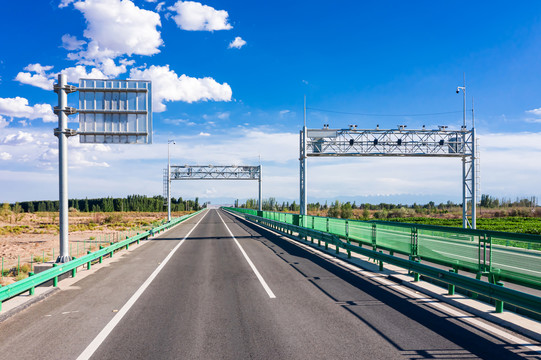 高速公路龙门架