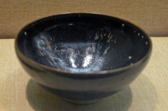 黑釉油滴碗