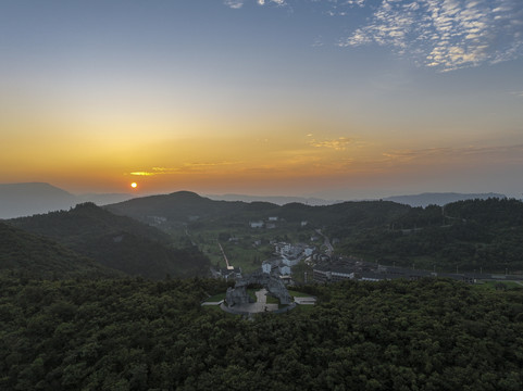 重庆天池情缘景区日出日落