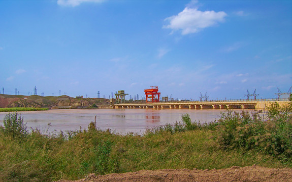 青铜峡水库大坝