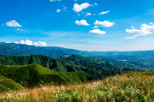 崇山峻岭