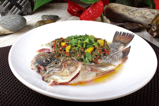清蒸羅非魚