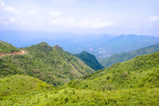 群山