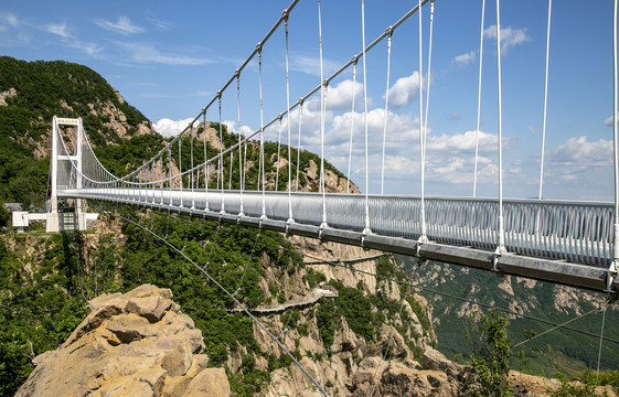 凤凰山吊桥