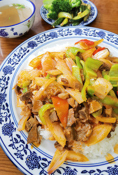 紅燒牛肉蓋飯