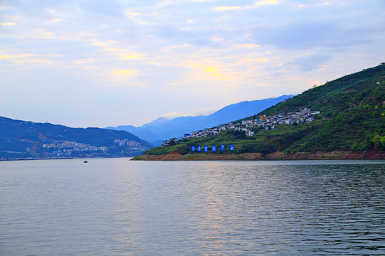 长江三峡夔门之晨