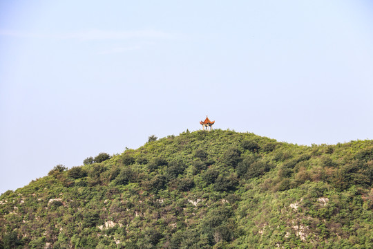 蓝天白云青山绿树