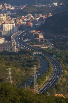 弯曲的高速路