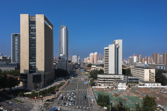 济南经一路街景