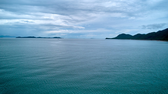 航拍深圳南澳山海风光