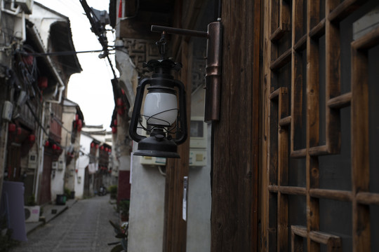 江南中式古镇老街街景