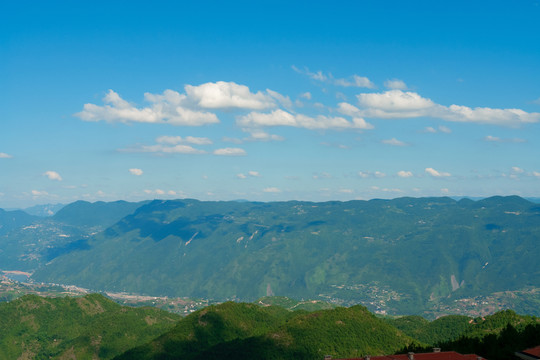 连绵不绝的巫山山脉