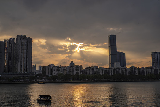 都市景观夕阳晚霞