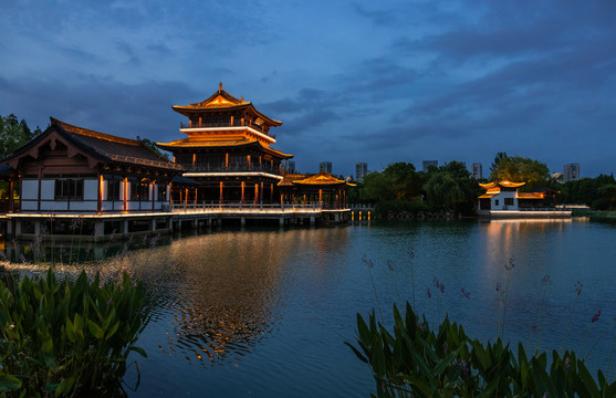 石湖夜景