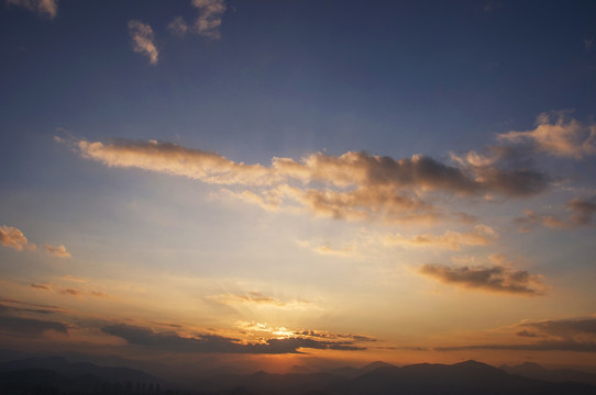 彩霞天空绚丽多姿