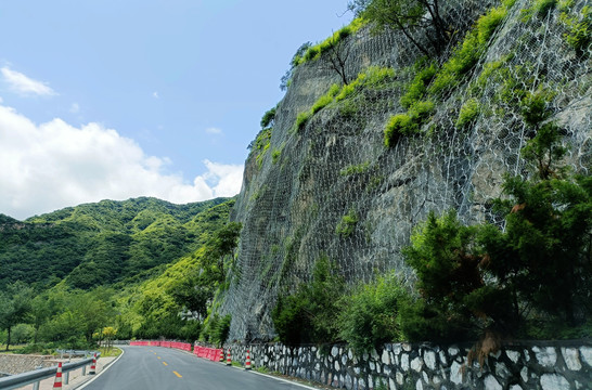 山区防落石防护网