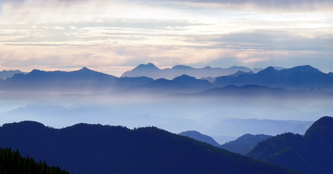 水墨远山