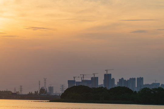 日落时分的武汉后官湖湿地公园