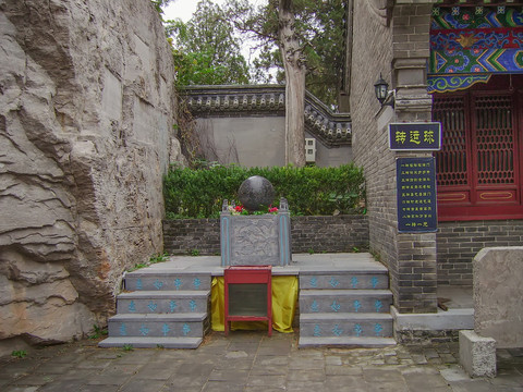 大伾山风景区观音寺