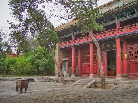 大伾山风景区天宁寺藏经阁