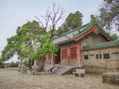 大伾山风景区天宁寺