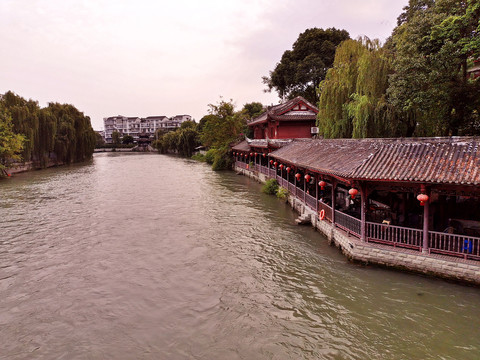 三道堰河畔风景