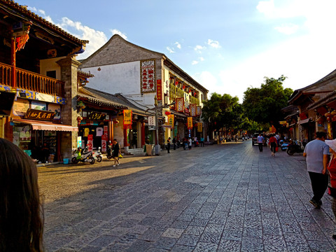 石板路