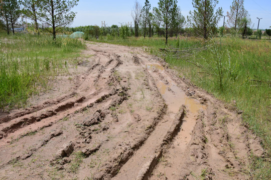 泥泞道路