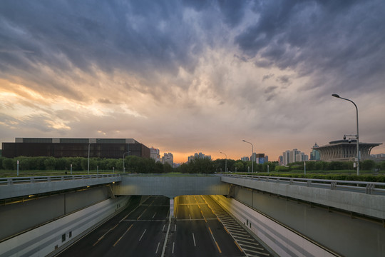 下沉式道路