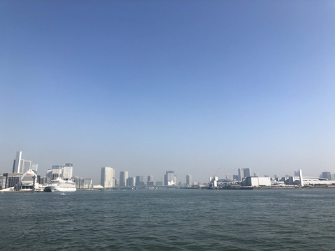 海边的城市